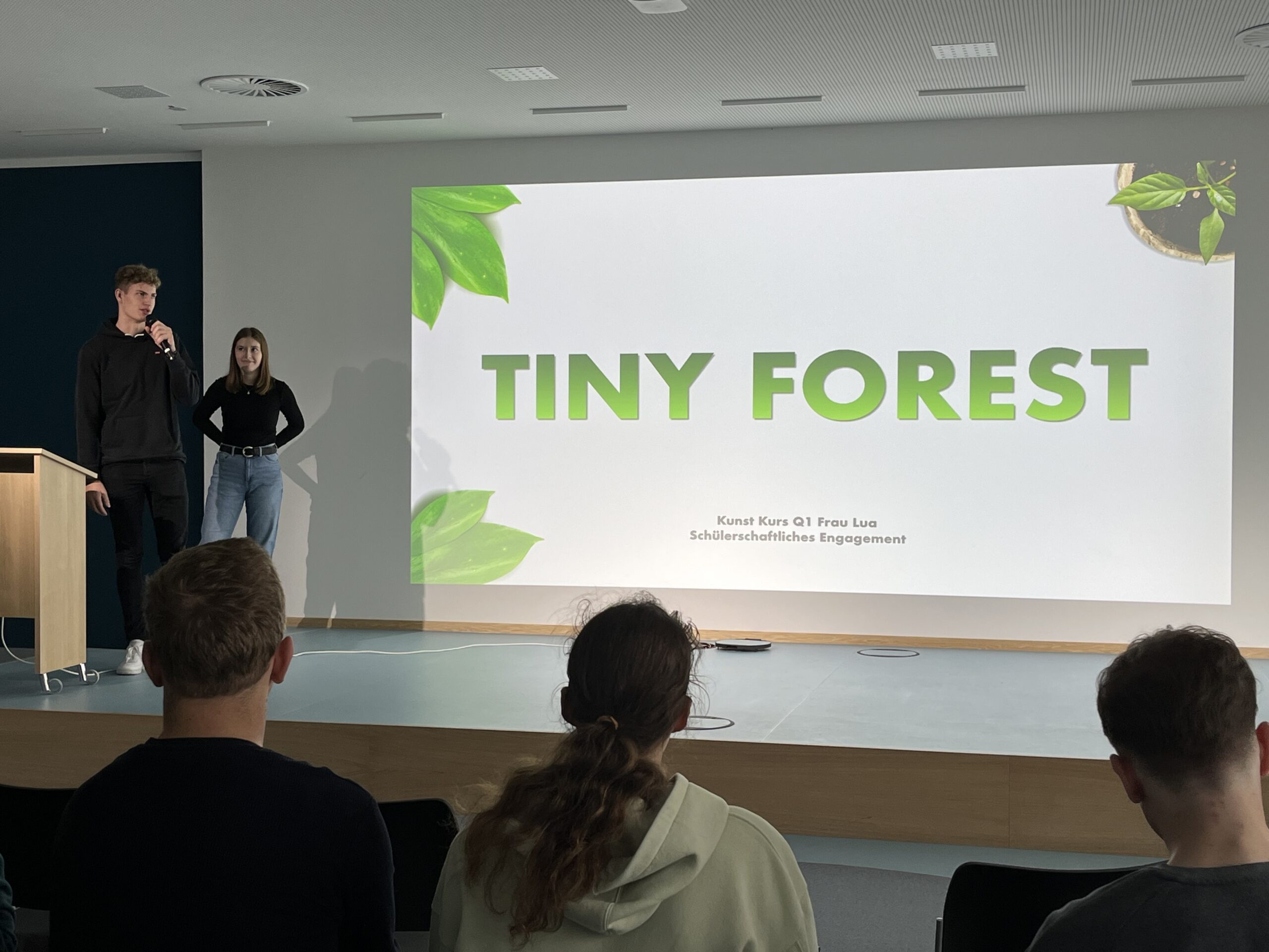 Gemeinsam für die Natur: Unser Tiny Forest Projekt an der Schule